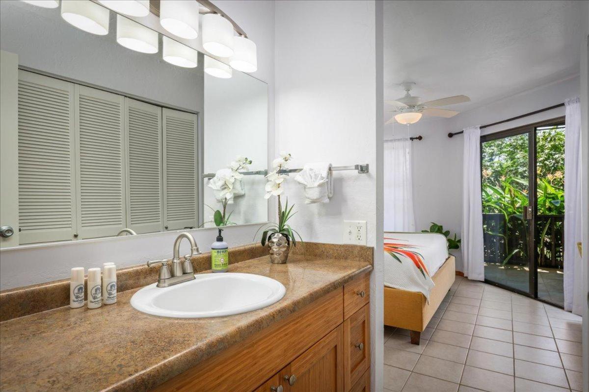 카일루아 코나 Kona Westwind 1 New! Quiet Ocean-View 1St Floor | Patio | Pool 빌라 외부 사진